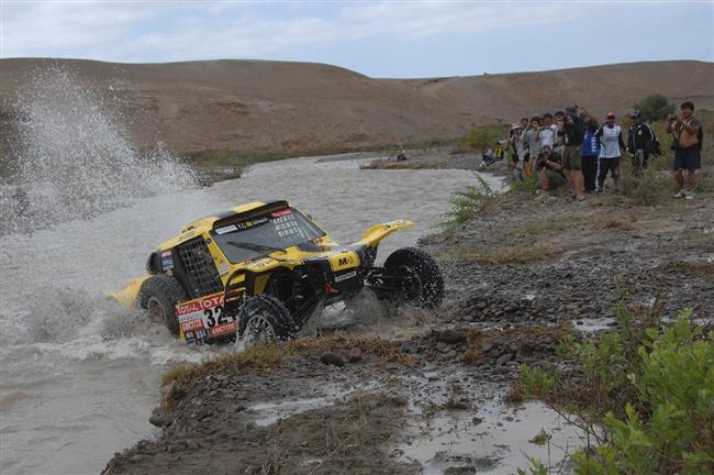 Dakar 2012 a 11. etapa s hlubokm brodem