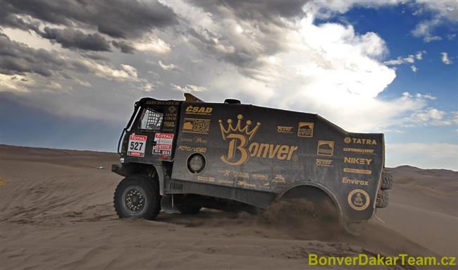 V dosud nejt잚 etap Dakaru 2012  si Tom Vrtn zase polepil.