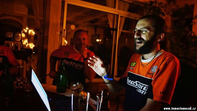 Africa Eco Race 2011/2012 - vyhlašování výsledků a atmosféra akce