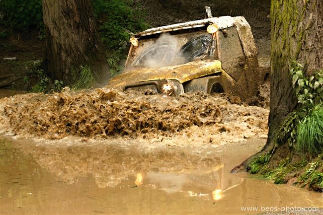 V bvalm vojenskm prostoru u Milovic v sobotu vyvrchol seril Offroad marathon