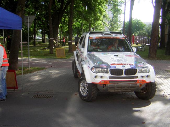 Baja Carpathia odstartovala. Mirek Zapletal  s BMW X3 ovldl prolog