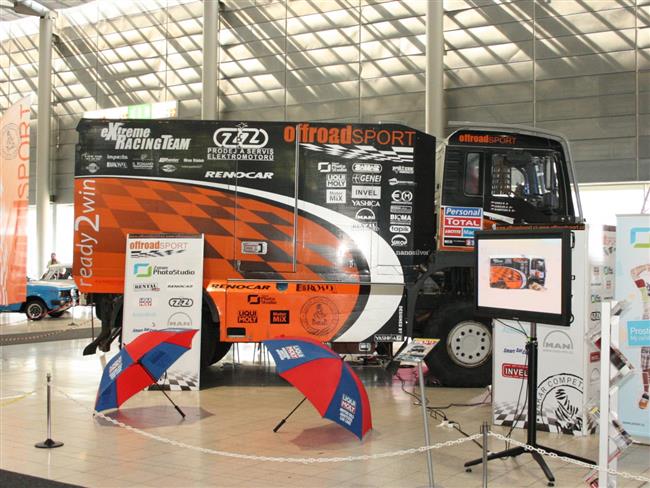 Tým Offroadsport společně s MotorMIXem na veletrhu Autosalon 2011 v Brně