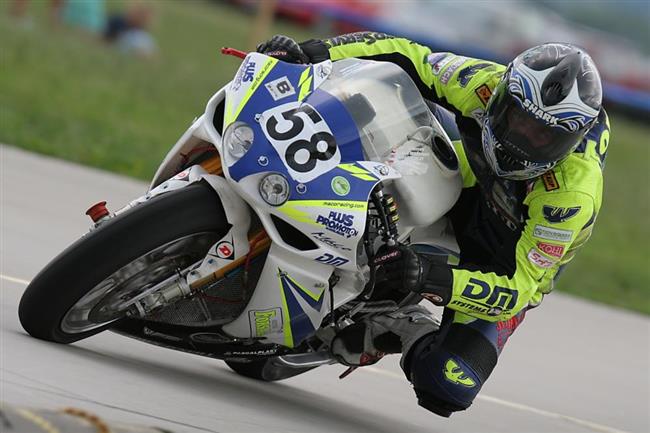 1,088 sekundy scházelo  Mathieu Lagrivovi v MS Supersport na okruhu Santamonica