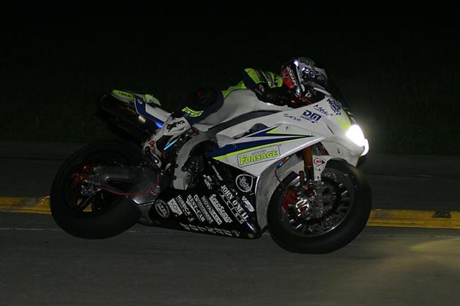 1,088 sekundy scházelo  Mathieu Lagrivovi v MS Supersport na okruhu Santamonica