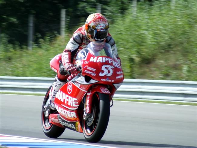A do konce sezny 2013 bylo prodloueno technick partnerstv i Shell s Ducati MotoGP