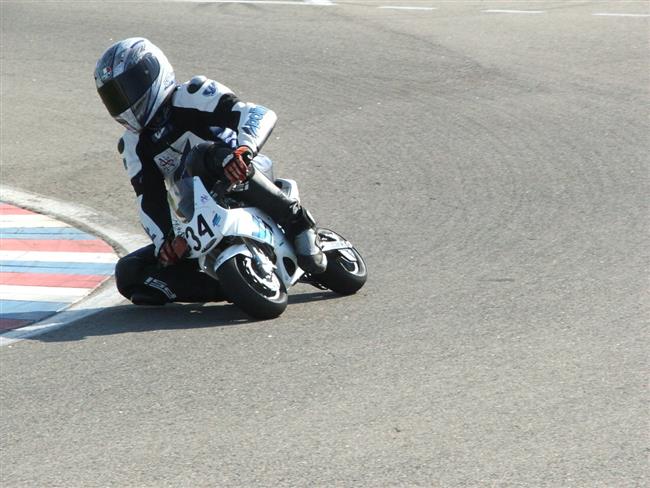 Jarní dubnové závody minibike v Brně, duben 2008, foto Vl. Rožánek