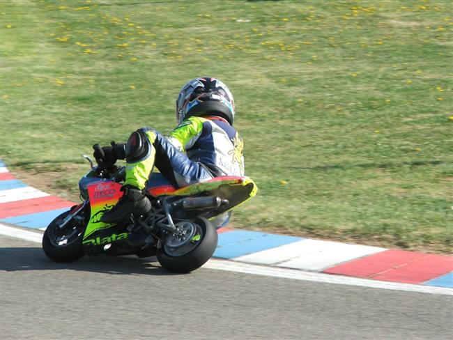 Jarní dubnové závody minibike v Brně, duben 2008, foto Vl. Rožánek