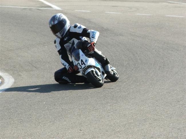 Jarní dubnové závody minibike v Brně, duben 2008, foto Vl. Rožánek