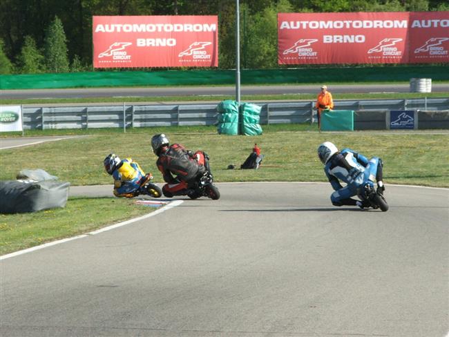 Jarní dubnové závody minibike v Brně, duben 2008, foto Vl. Rožánek
