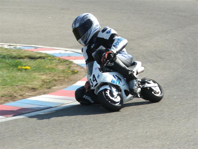Jarní dubnové závody minibike v Brně, duben 2008, foto Vl. Rožánek