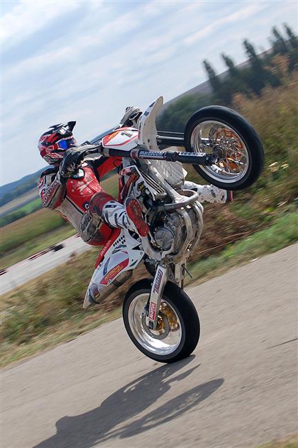 Supermoto ve Vykov 2009 objektivem Duana Bellii