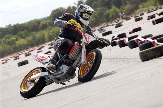 Supermoto ve Vykov 2009 objektivem Duana Bellii