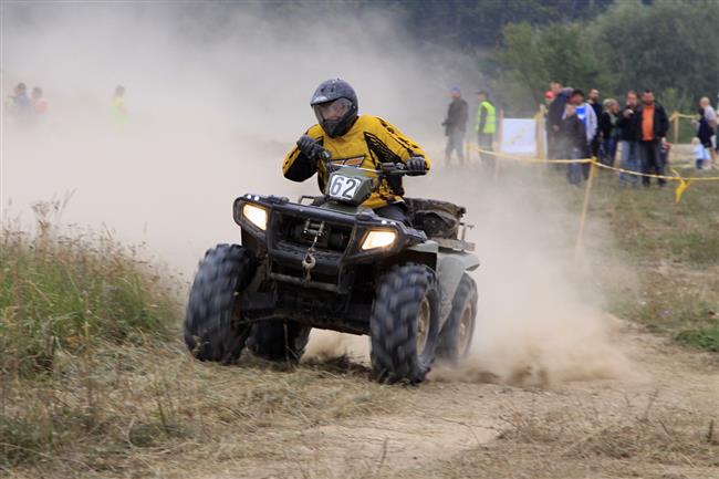 Rallye tructrial Milovice 2009 a borec - bahk Pechnek objektivem Mirka Knedly sen.