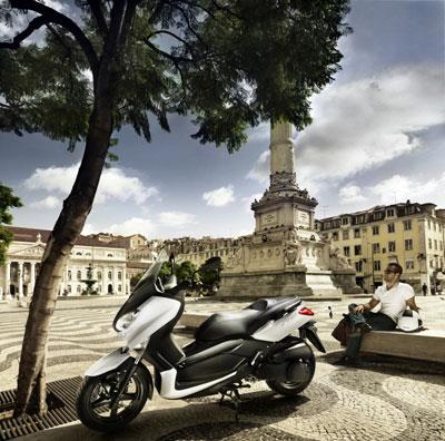 Aprilia na veletrhu MOTOSALON  v Brně představí také dakarský revoluční speciál