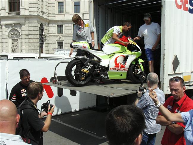 Moto GP Brno 2010 a prezentan akce ve Vdni - foto Jarda Pazdernk