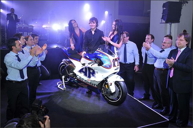 Karel Abraham startujue do svho premirovho zvodu v MotoGP z pt ady