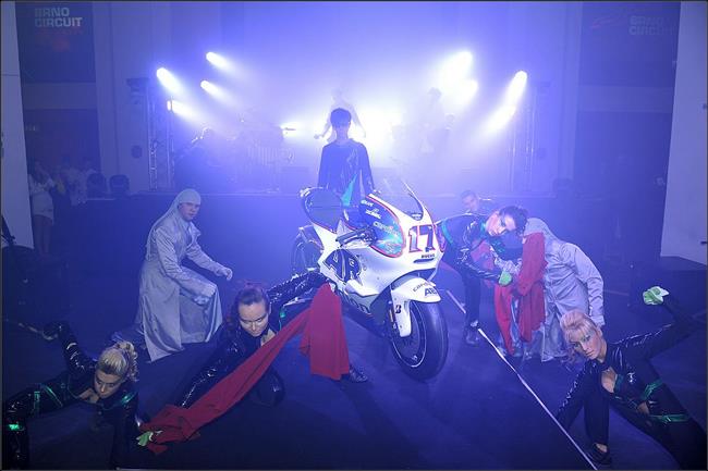 Abaja a kest jeho nov Ducati pro MotoGP 2011