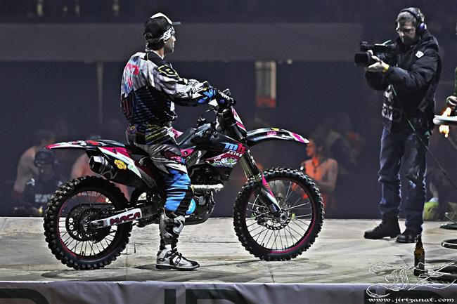 Javier Villegas vítězí ve FIM Freestyle MX World Championship