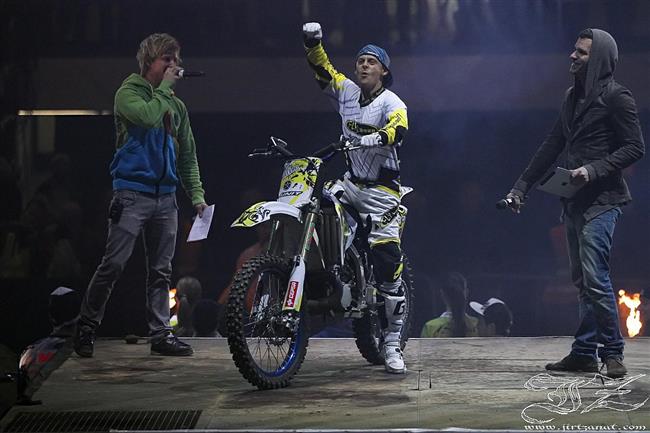 Javier Villegas vítězí ve FIM Freestyle MX World Championship