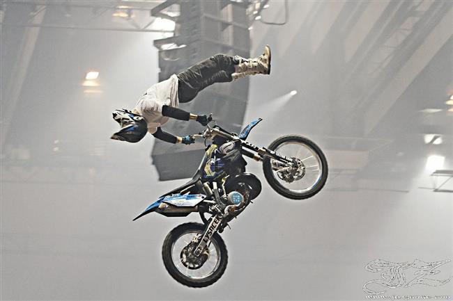 Javier Villegas vítězí ve FIM Freestyle MX World Championship