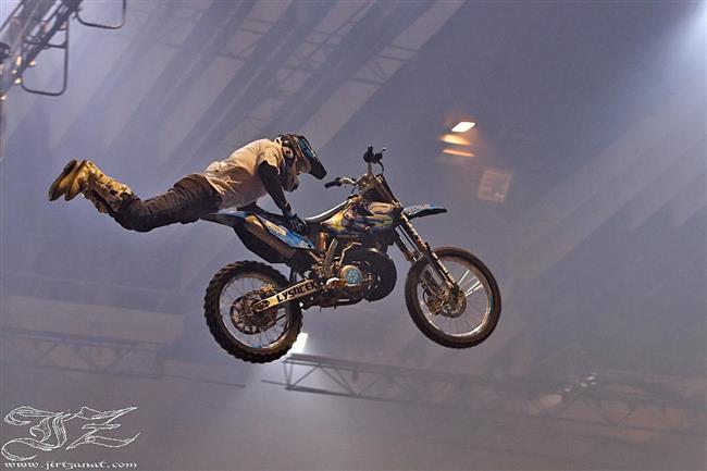 Javier Villegas vítězí ve FIM Freestyle MX World Championship