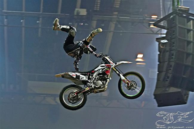 Javier Villegas vítězí ve FIM Freestyle MX World Championship