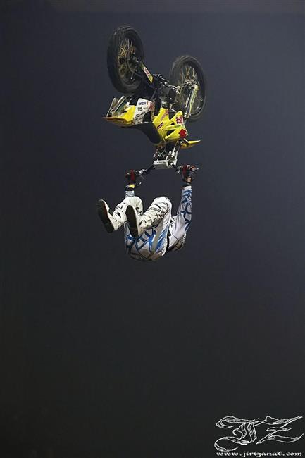 Javier Villegas vítězí ve FIM Freestyle MX World Championship