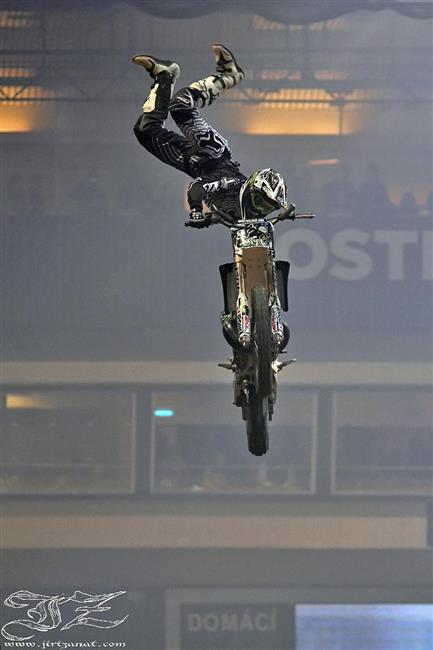 Javier Villegas vítězí ve FIM Freestyle MX World Championship