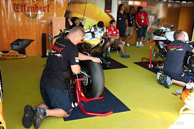 MS Superbike 2011 v Brně  a kočičky i jezdci