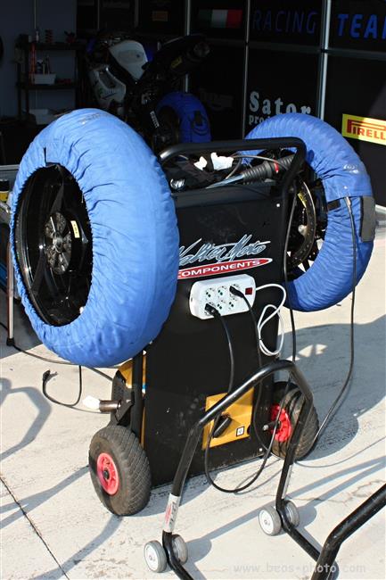 MS Superbike 2011 v Brně  a kočičky i jezdci