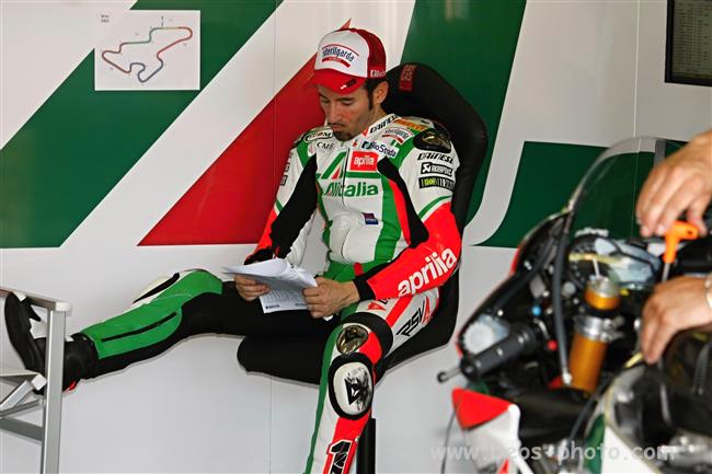 MS Superbike 2011 v Brně  a kočičky i jezdci