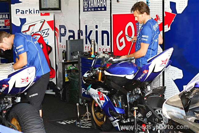 MS Superbike 2011 v Brně  a kočičky i jezdci