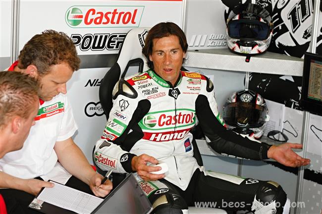 MS Superbike 2011 v Brně  a kočičky i jezdci