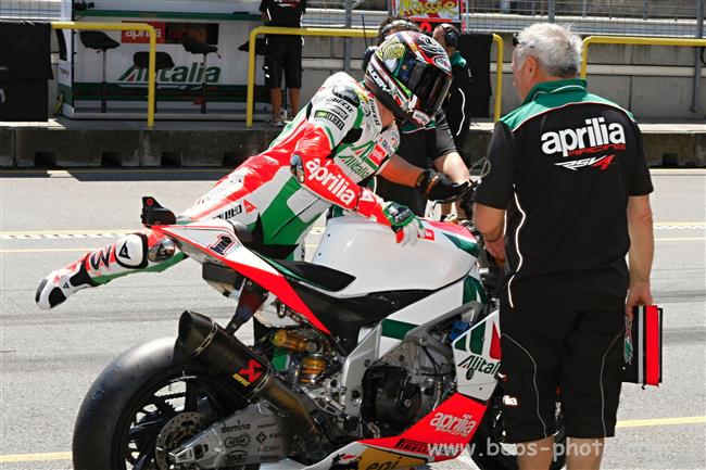MS Superbike 2011 v Brně  a kočičky i jezdci