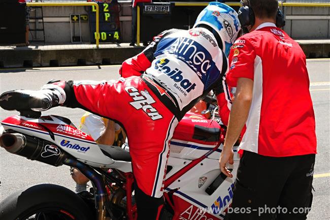 MS Superbike 2011 v Brně  a kočičky i jezdci