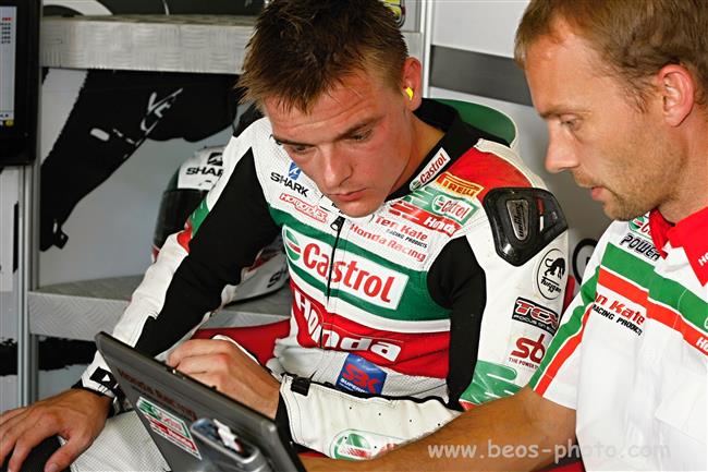 MS Superbike 2011 v Brně  a kočičky i jezdci