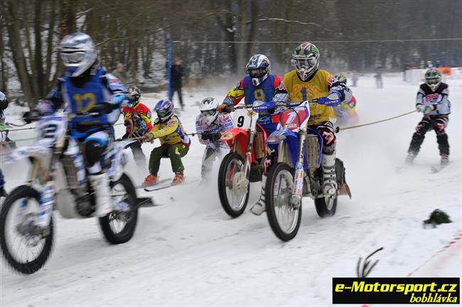 Motoskijring se v Olenici v Orlickch horch se pes oblevu uskutenil