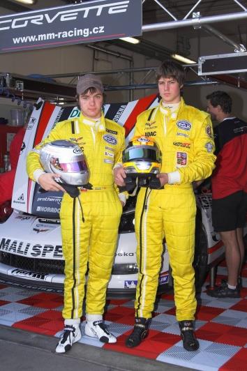 Mladci Matzke a Skula vborn !!! Vyhrli zvod FIA GT3 na Oscherslebenu !