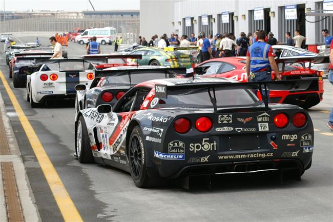 Vydařená první sezóna pro český tým MM Racing. Příští rok prioritou FIA GT 3 !! Video zde.