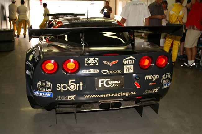 Vydařená první sezóna pro český tým MM Racing. Příští rok prioritou FIA GT 3 !! Video zde.