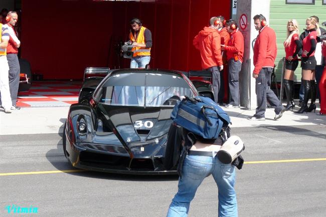 Ferrari days 2009 - bezohledny fotograf, foto  V. Klígl