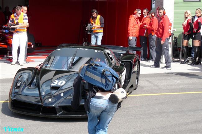 Ferrari days 2009 - bezohledny fotograf, foto  V. Klígl