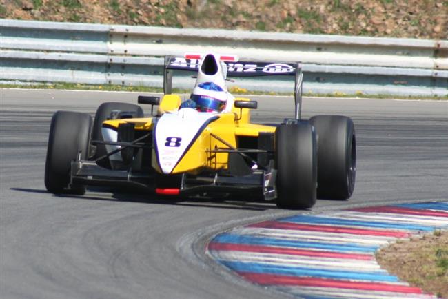 Formule Master pedloila svoji vizitku pi testech  na okruhu v Brn
