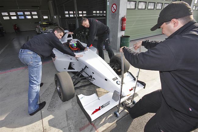 Junior Tom Kaprek u v testech formule BMW dokzal podle Minka kvality