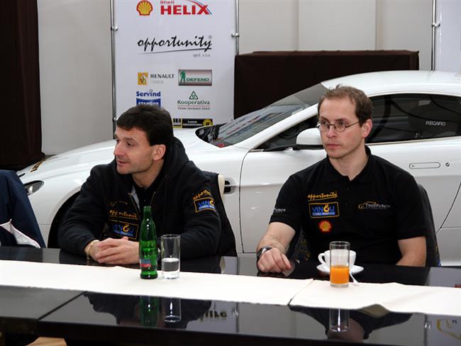 Vlad. Hladík - představení Astonu Martin pro starty  ve FIA GT4 2009, foto David Kárný