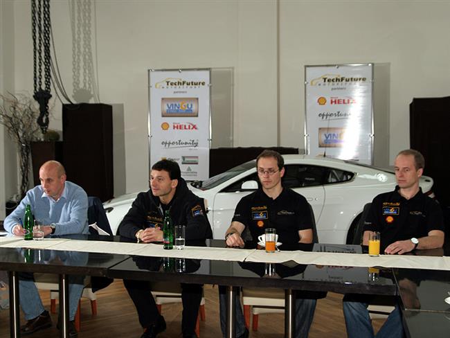 Vlad. Hladík - představení Astonu Martin pro starty  ve FIA GT4 2009, foto David Kárný