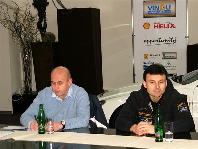 Vlad. Hladík - představení Astonu Martin pro starty  ve FIA GT4 2009, foto David Kárný