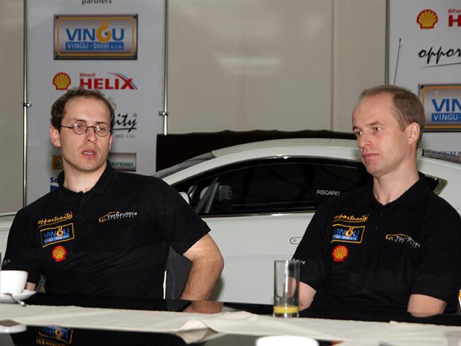 Vlad. Hladík - představení Astonu Martin pro starty  ve FIA GT4 2009, foto David Kárný