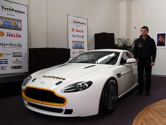 Vlad. Hladík - představení Astonu Martin pro starty  ve FIA GT4 2009, foto David Kárný