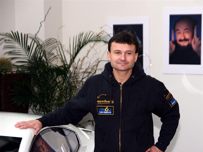 Vlad. Hladík - představení Astonu Martin pro starty  ve FIA GT4 2009, foto David Kárný